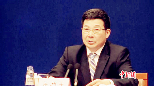 中国侨网6月29日,国新办举行新闻发布会,国侨办副主任庄荣文介绍侨务经济科技工作有关情况,并就“一带一路”建设当中华商在哪些领域有所作为、加强华人保护权益保护方面有哪些安排、中国绿卡政策等问题答记者问。