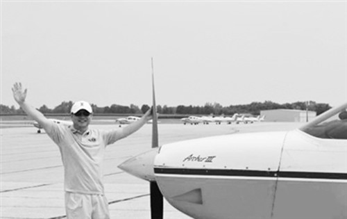 张博在美国训练飞行技术。