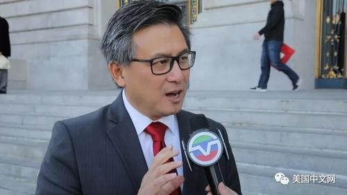 中国侨网江俊辉接受采访(美国中文网官子俊摄)
