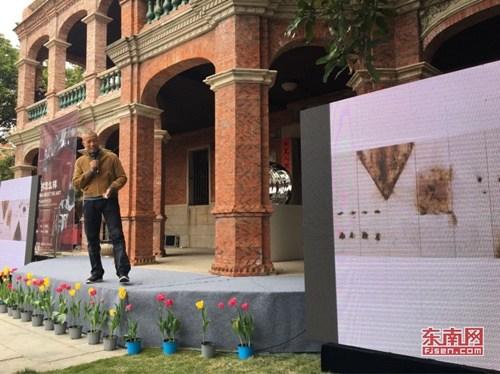 中国侨网蔡国强在泉州1915艺术空间以“我的艺术怎么样”为主题,讲述艺术历程。