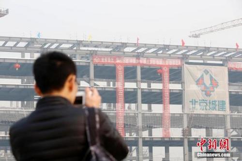 中国侨网资料图:北京城市副中心建设工地 中新社记者 韩海丹 摄