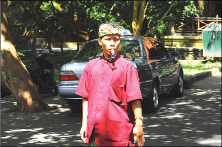 印尼,开车搭人倒贴钱