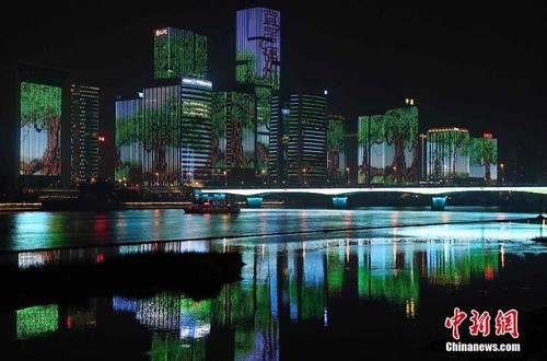 福州灯光秀 闽江两岸高楼上演国内最先进建筑动画