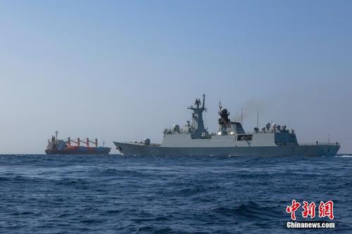 中国海军营救外籍货船