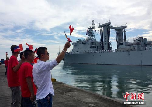 中国海军编队离开菲律宾