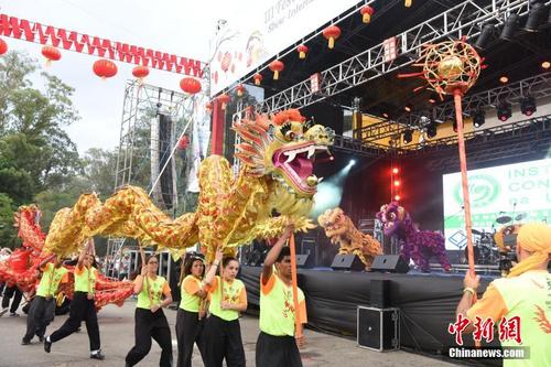 巴西圣保罗侨界举办盛大元宵节灯会