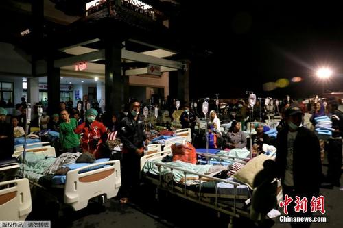 印尼龙目岛发生7级地震 已致至少82死数百人受伤