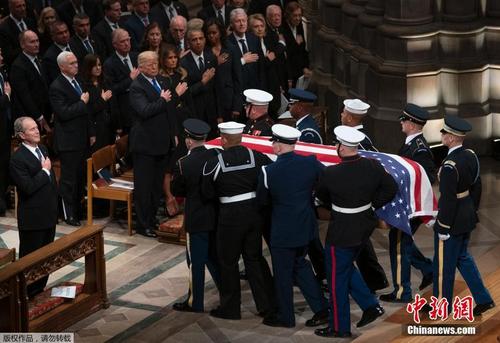 美国前总统老布什葬礼举行