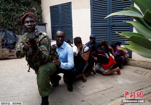 肯尼亚首都一酒店发生枪战 现场遗留未爆炸手榴弹