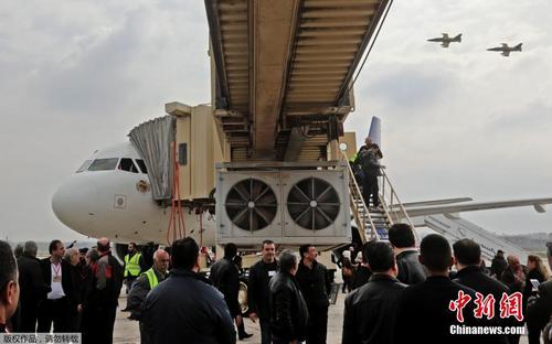 叙利亚阿勒颇机场时隔8年首次恢复运营