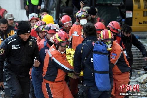 中国救援队在土耳其已营救6名被困者