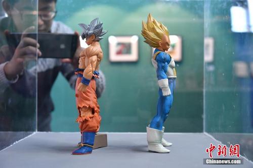 日本经典动漫原稿昆明展出 观众重温童年记忆