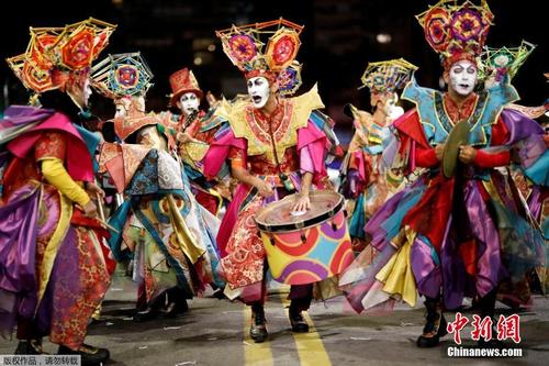 乌拉圭举行狂欢节开幕游行