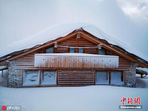 意大利北部遭遇暴雪 房屋被埋