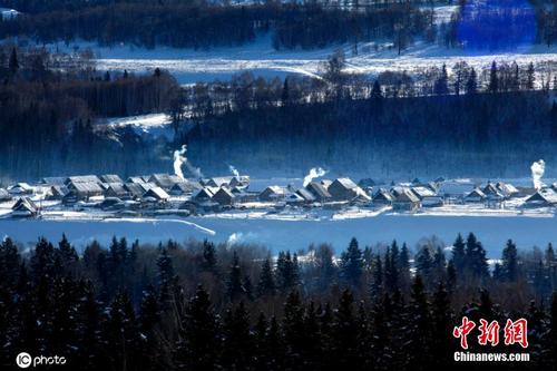喀纳斯冬季白雪覆盖 宛如人间仙境 