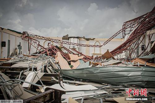 台风“黄蜂”袭菲律宾 房屋损毁民众紧急疏散 