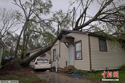 飓风“德尔塔”袭美国 小镇居民6周后再次避难