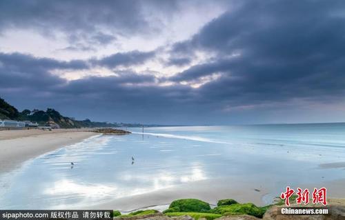 英国伯恩茅斯海滩大片 海天相接纯净辽阔