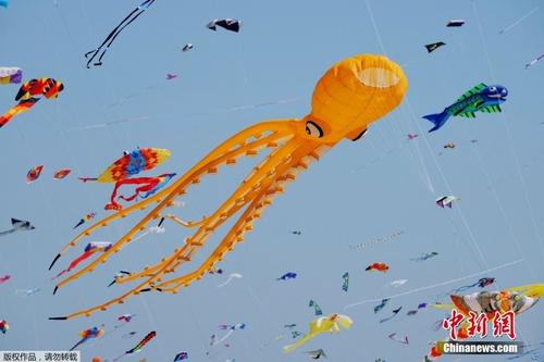 丹麦举行国际风筝节 各式风筝“破次元”齐亮相