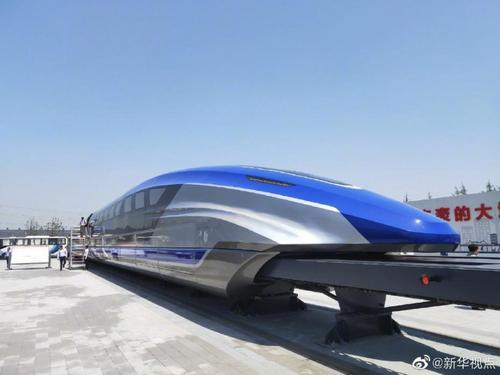 中国时速600公里高速磁浮试验样车在青岛下线 