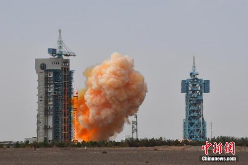 中国成功发射高分九号04星和清华科学卫星