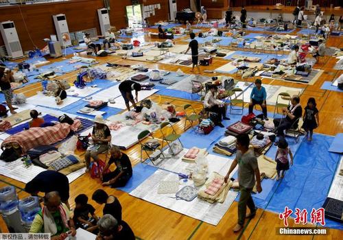 日本遭遇近30年来最严重水灾 民众撤离进入避难所
