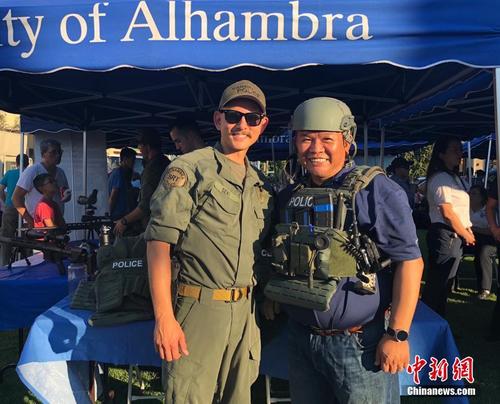 美国警方举行“全国打击犯罪夜”活动