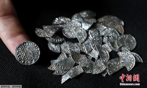 大英博物馆展出一批珍贵古硬币 已有千年“高龄”