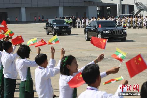 缅甸民众热情欢迎习近平到访