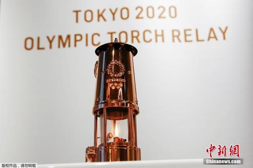 东京奥运圣火在日本奥林匹克博物馆公开亮相