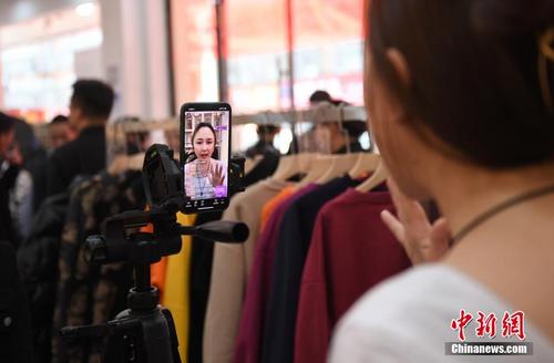 探访浙江“网红直播村”：忙碌备战双十一销售高峰