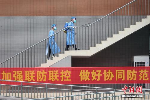 南京中小学陆续开展全面消毒迎开学