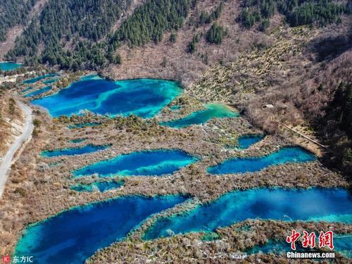 九寨沟重新开放 探访火花海震后景观