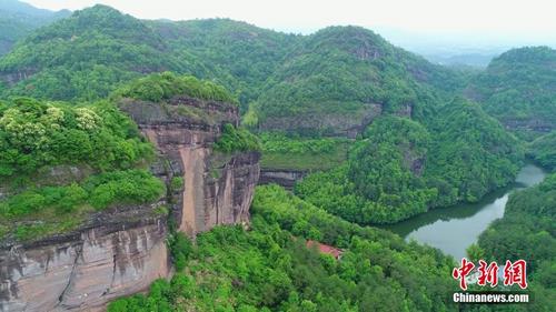 航拍江西名山瑞金罗汉岩 风景秀丽宛若山水画卷