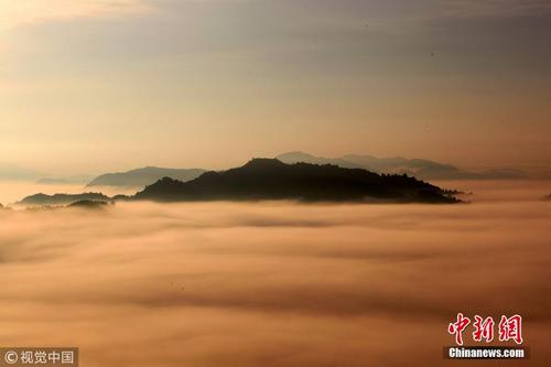 安徽黄山雨后初霁齐云山
