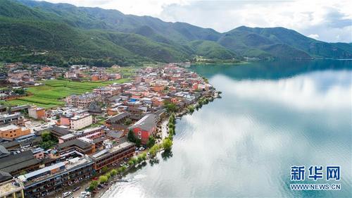 泸沽湖美景如画