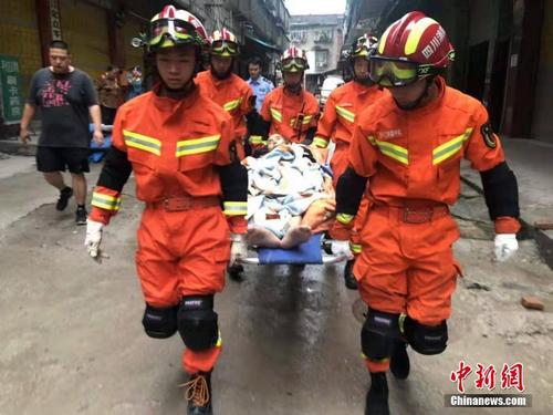 四川威远地震已致29人受伤 救援力量正在震区排查 