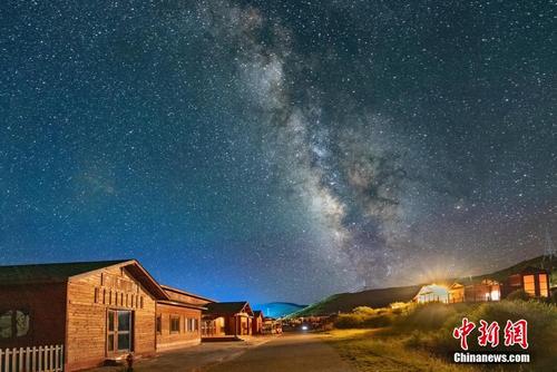 四川红原：俄么塘花海景区璀璨星空