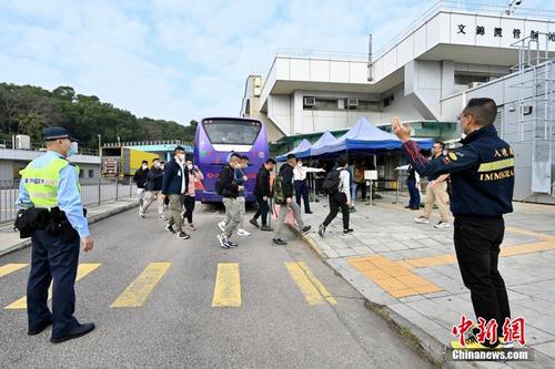 香港纪律部队在口岸管制站进行“通关”演练