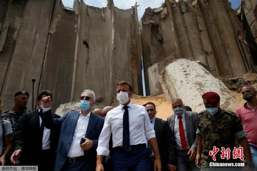 法国总统马克龙到访黎巴嫩 查看爆炸现场