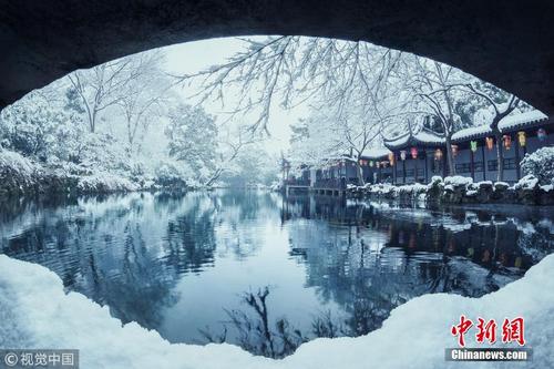 江苏无锡一场雪 寄畅园美成一幅画卷