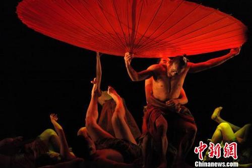 现代舞剧《二十四节气·花间十二声》多伦多献演