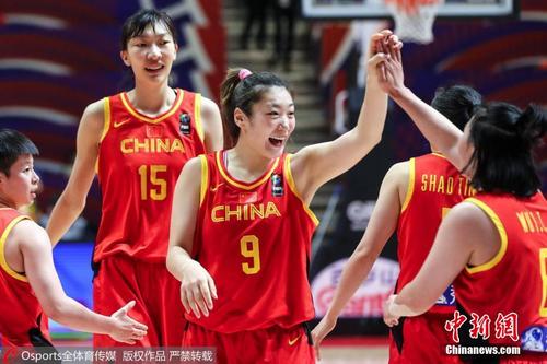 中国女篮奥预赛三连胜挺进东京 赛后高呼“武汉加油”
