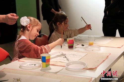 2023“欢乐春节”少儿绘画比赛在莫斯科举行