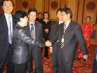 陈玉杰会见全国政协海外列席人员考察团