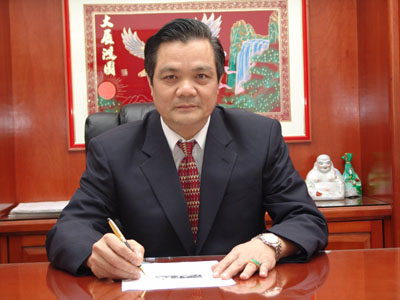 侨领何德活:委内瑞拉侨胞的贴心人(图)