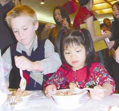 庆妇女节 美收养中国儿童家庭洛杉矶中领馆聚