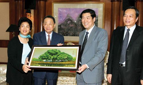 搏击商海 力挽危澜