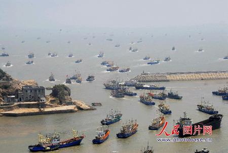 东海禁渔期结束 千条渔船出海