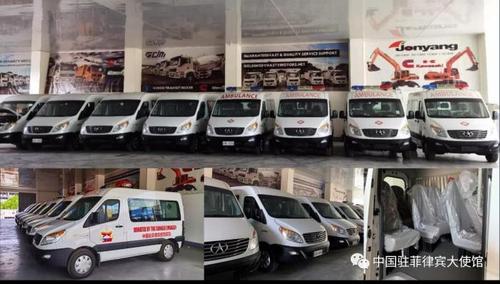 中国侨网期待这些车辆的投入使用将会助力达沃市政府抗疫工作,给达沃患者和家庭带来更多帮助和希望。 中国驻菲使馆供 摄